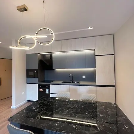 Apartament Modern New Near Blloku Tirana