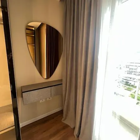 Modern New Near Blloku 아파트 *
